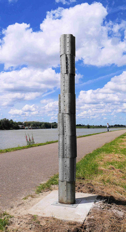 14-drechtoevers-2016-cor-van-gulik-zuil-is-ordening-1verzinkt-ijzer-2000